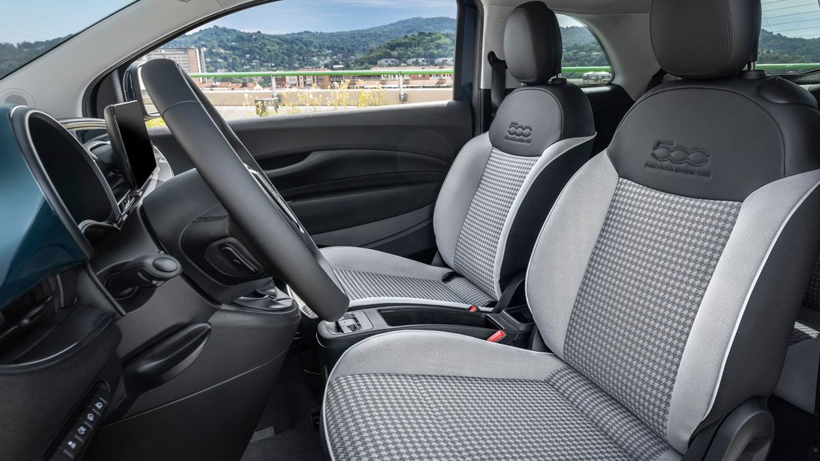 Fiat 500 Hybrid και 500e: Οι τιμές τους στην Ελλάδα 